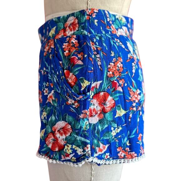 Womens Shorts Size Medium Blue Floral Vacation Travel Packable Beach Resort - Picture 5 of 8